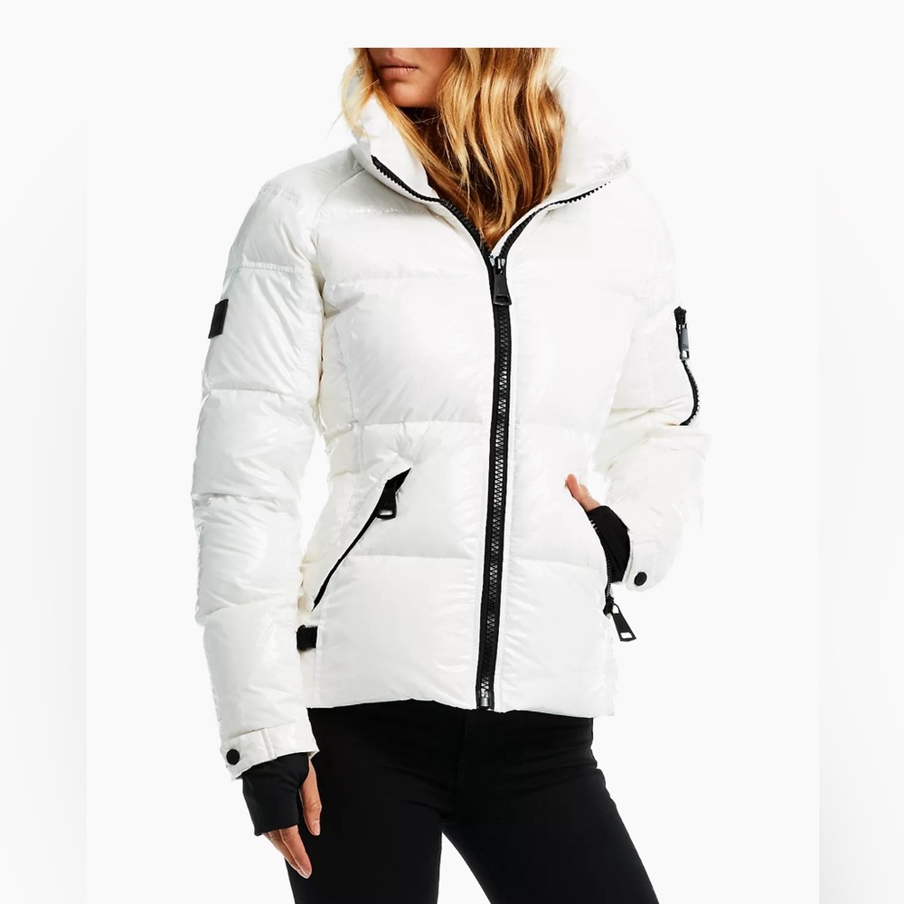 Sam.
Freestyle Down Puffer Jacket in white small